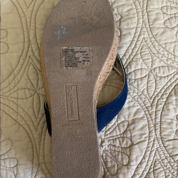 Sandals - Picture 3 of 4